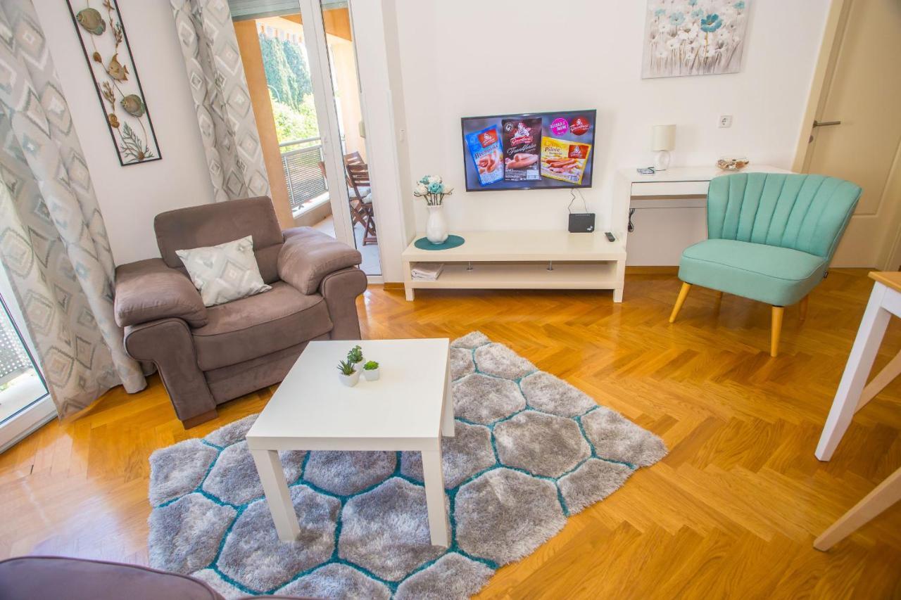 Apartment Dora Near Sea And Center With Private Garage Poreč Exteriér fotografie