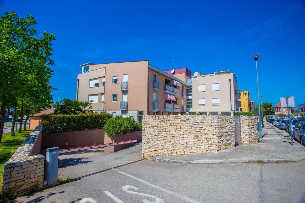 Apartment Dora Near Sea And Center With Private Garage Poreč Exteriér fotografie